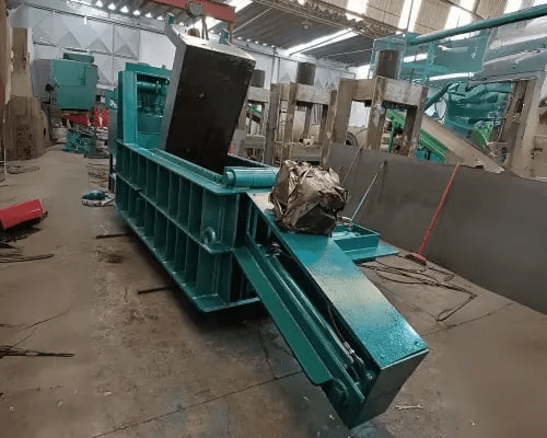 Prensa jacaré: entenda por que é essencial na reciclagem